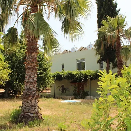 Hotel Caretta *