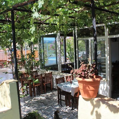Caretta Hotel