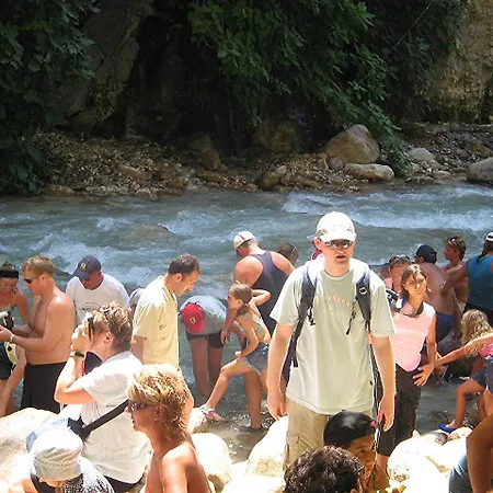 Отель Caretta *